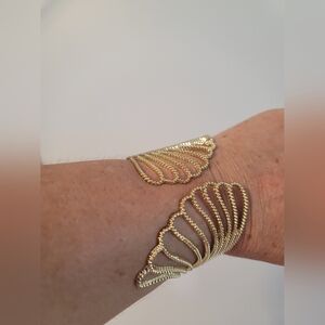 Women's bracelet